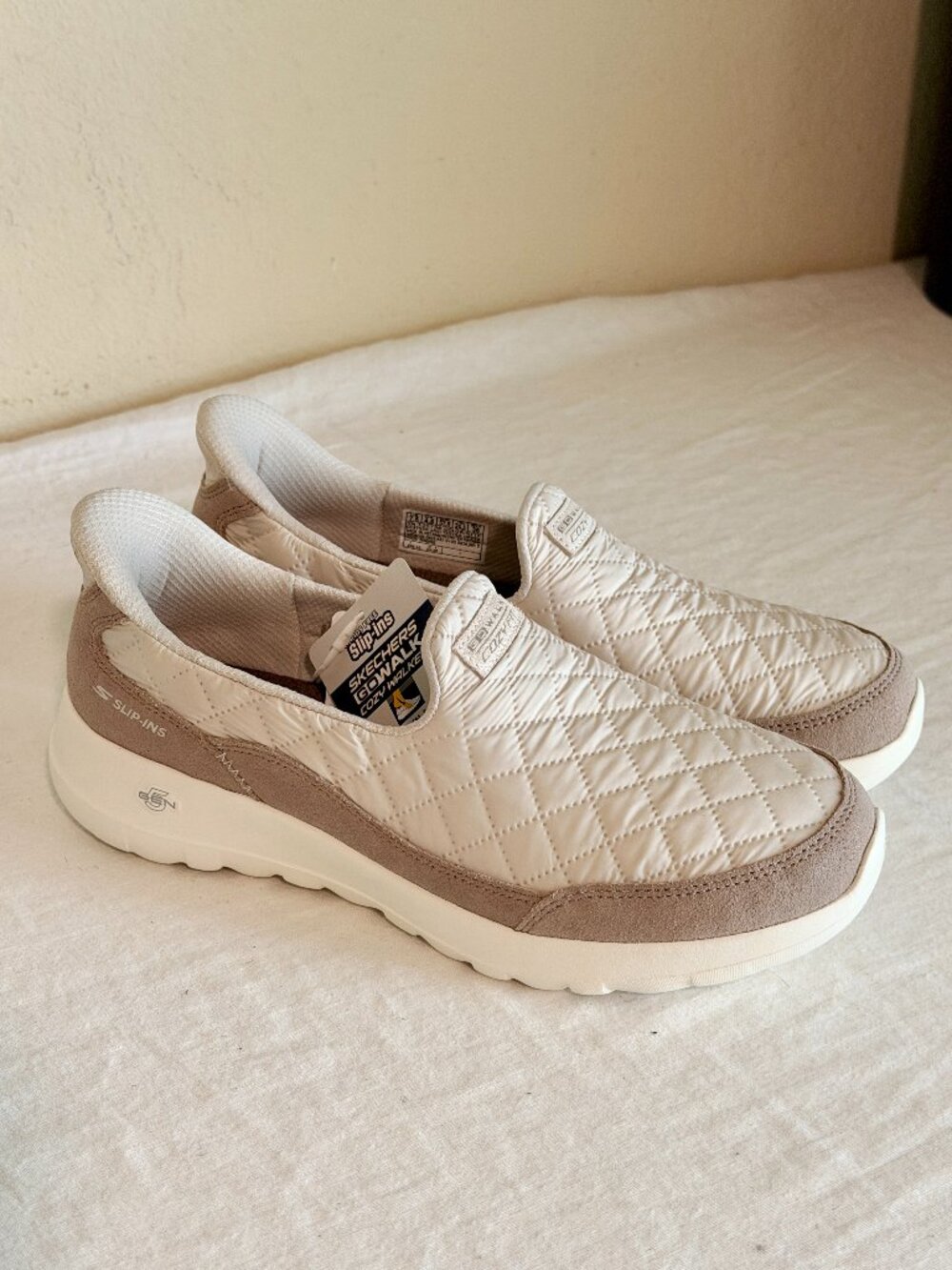 Skechers Women's Slip-ins Go Walk Joy - Cozy Fit Cozy Easy Sneaker Size 7.5 NEW - Picture 16 of 16